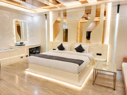 best hotels for couple in hotel royal gold palace delhi