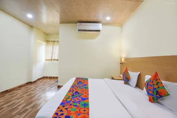 hotel with free parking in south ganesh nagar, delhi - hotel royal residency
