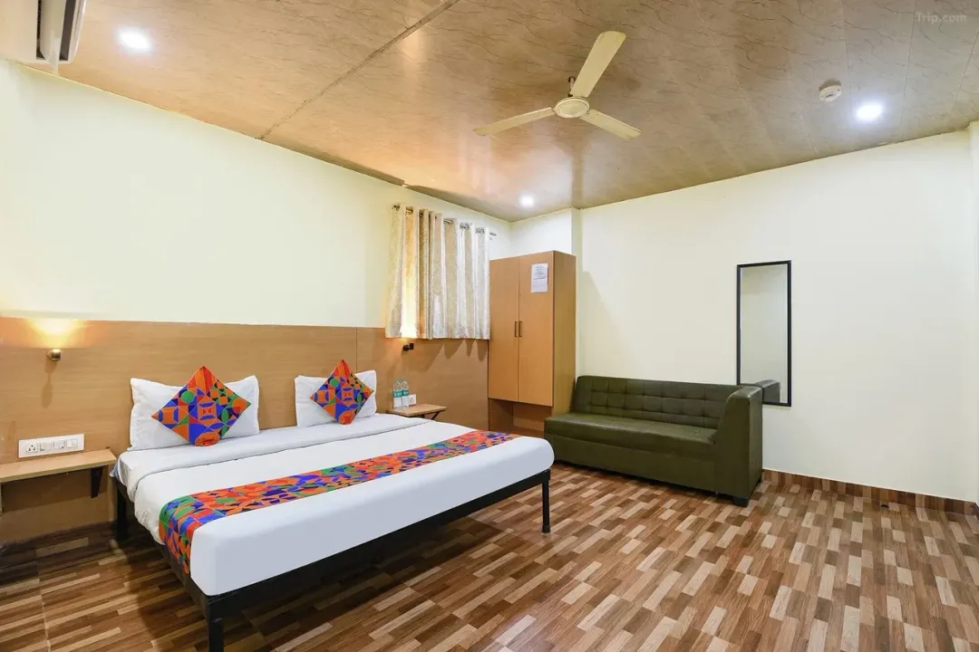 3 star hotel in south ganesh nagar, delhi - hotel royal residency