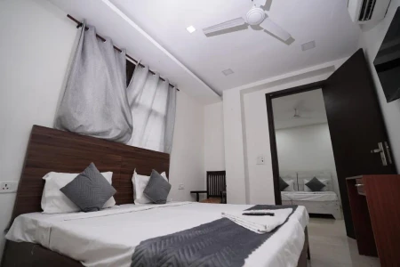 hotel room booking in malviya nagar, delhi - hotel royalty residency