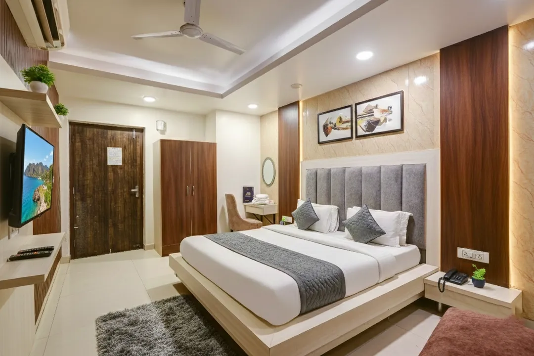 book hotels in hotel seventh heaven delhi