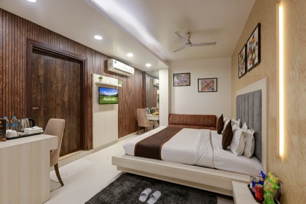 4 star hotels in hotel seventh heaven delhi