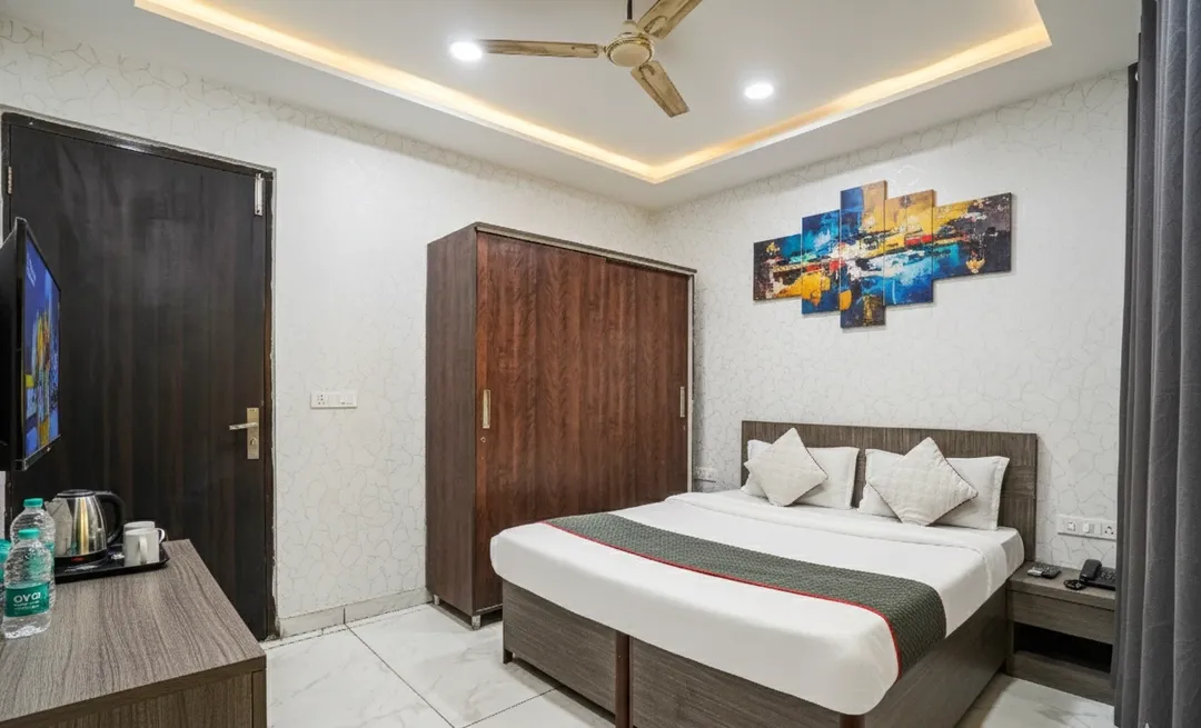 best couple hotels in hotel shagun & banquets delhi