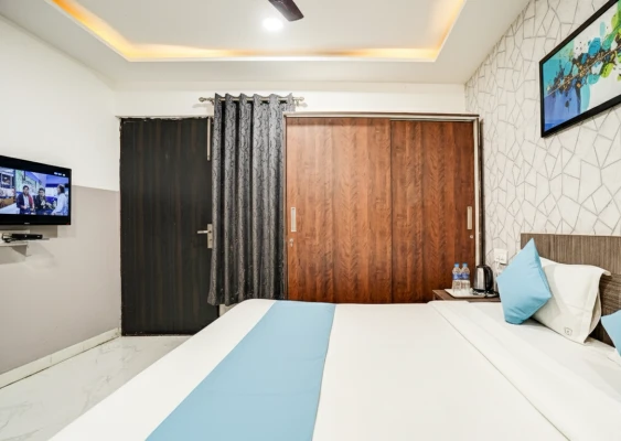 5 star hotels in hotel shagun & banquets delhi