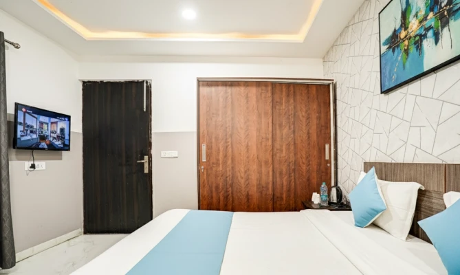 corporate hotels in hotel shagun & banquets delhi