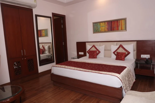 budget hotels in hotel shaurya delhi