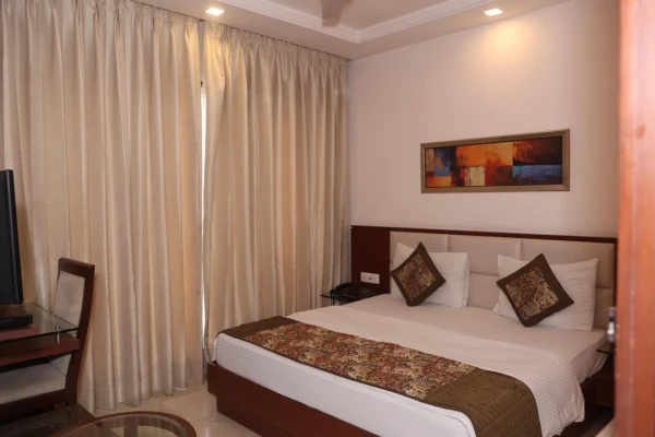 budget hotels in hotel shaurya delhi
