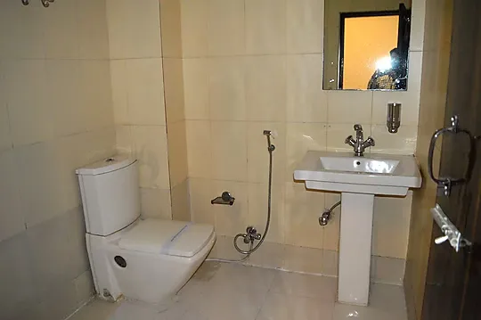 hotel with bar in paharganj, delhi - hotel&nbsp;shree continental