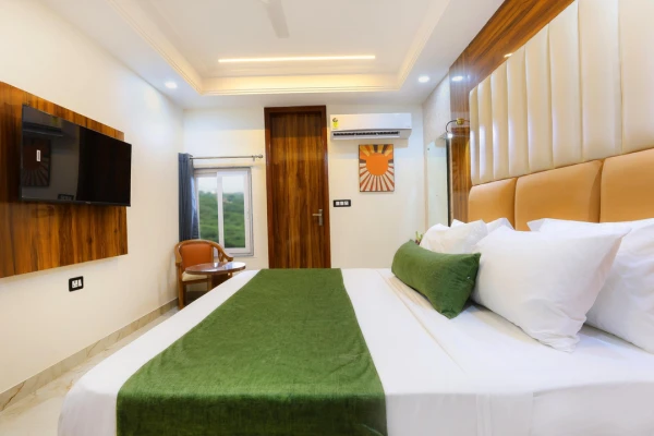 day stay hotels in hotel signutre suites by signature stayz delhi