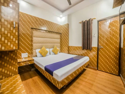 best luxury hotels in hotel silver delhi