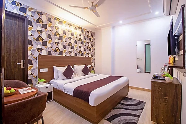 best luxury hotels in hotel sr stay near igi delhi airport delhi