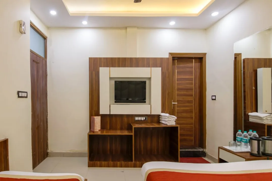 best cheap hotels in hotel star palace delhi