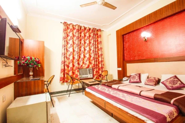 hotel with gym in paharganj, delhi - hotel star paradise