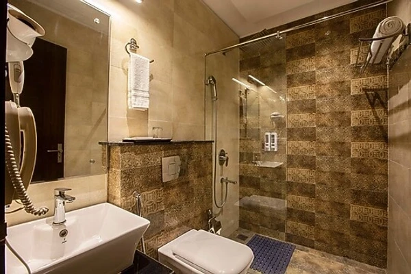 hotel near delhi railway station - hotel stay residency delhi airport