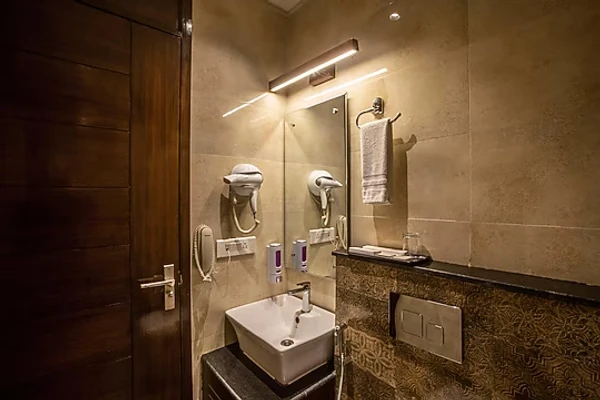 24 hours check in hotels in hotel stay residency delhi airport delhi