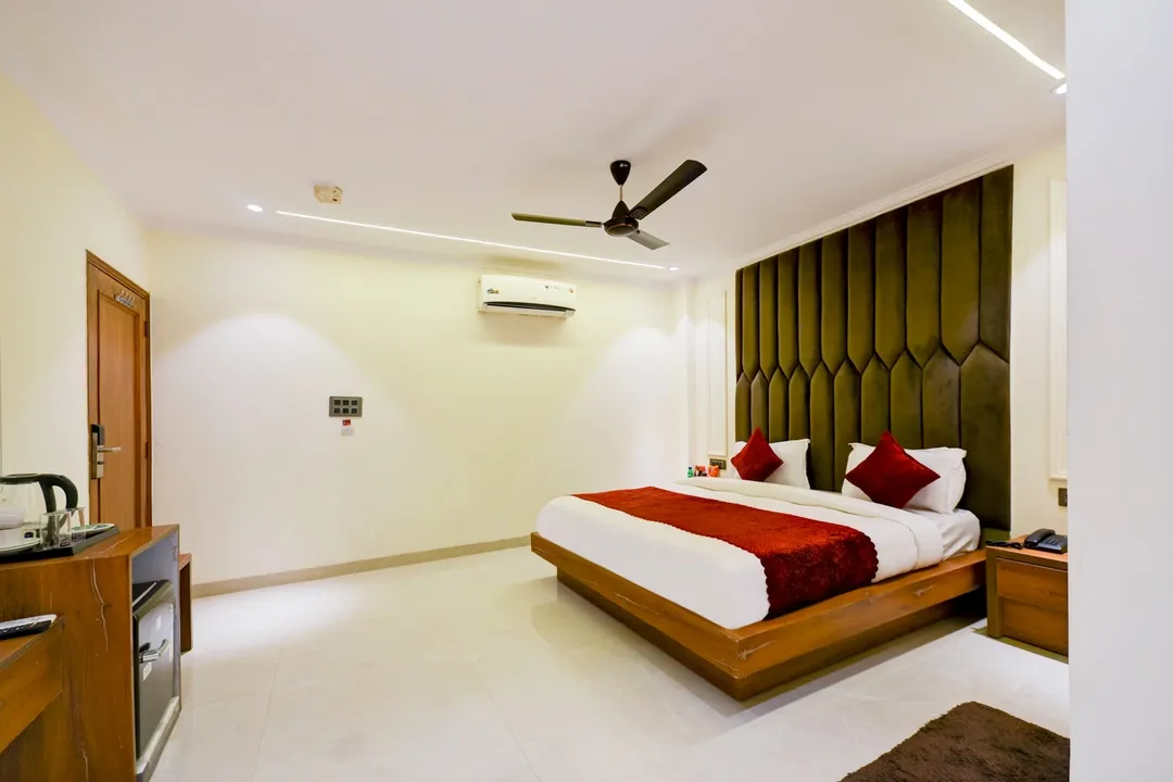 best business hotels in hotel surya plaza delhi