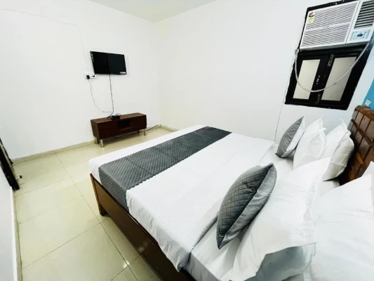 jacuzzi hotel in chattarpur, delhi - hotel suzu inn