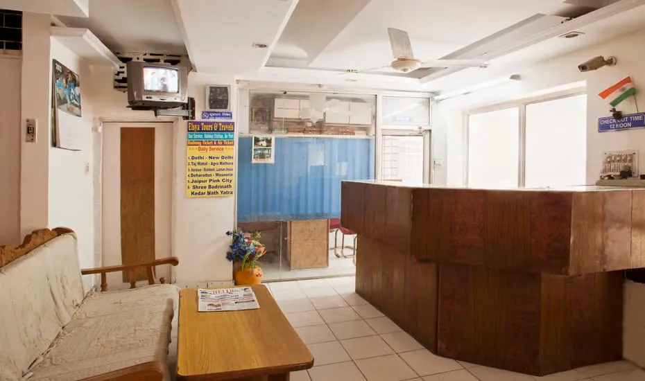 hotels for couple in hotel swagat palace delhi