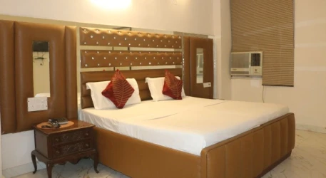 best 3 star hotels in hotel swisston palace delhi