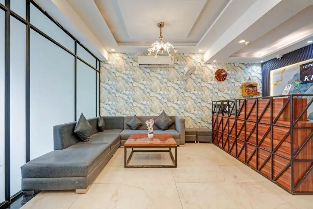 5 star hotels in hotel the kings plaza delhi