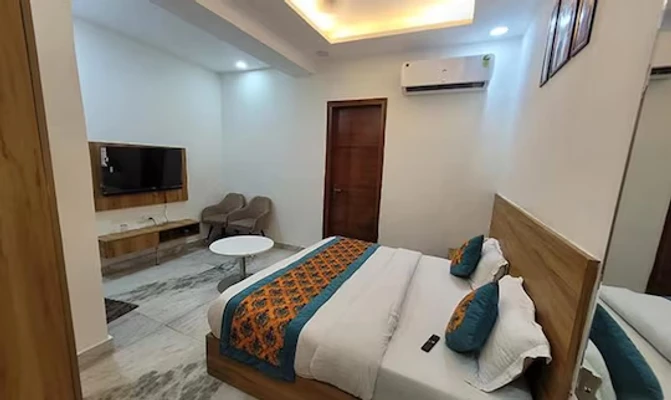 couple hotels in hotel the param continental delhi