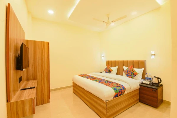 best corporate hotels in hotel the pvs grand delhi