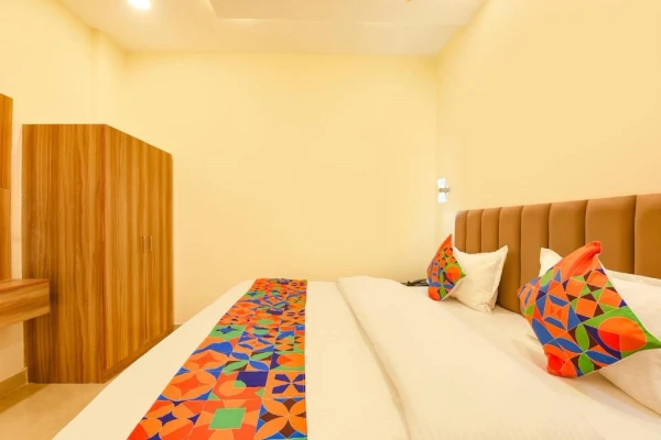 star hotels in hotel the pvs grand delhi