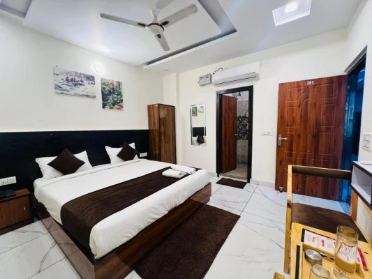 hotel with banquet hall in dwarka, delhi - hotel the royal galaxy blest park