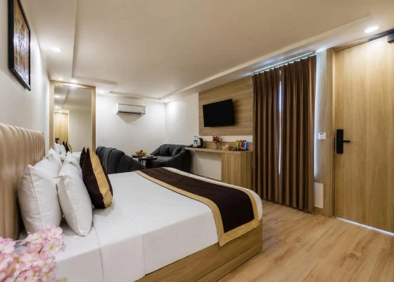 hotels for few hours in hotel the venue delhi
