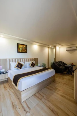 best couple friendly hotels in hotel the venue delhi