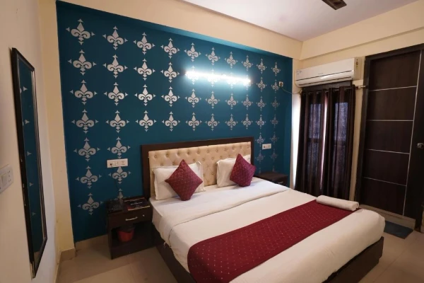 hourly stay in hotel tourist palace delhi