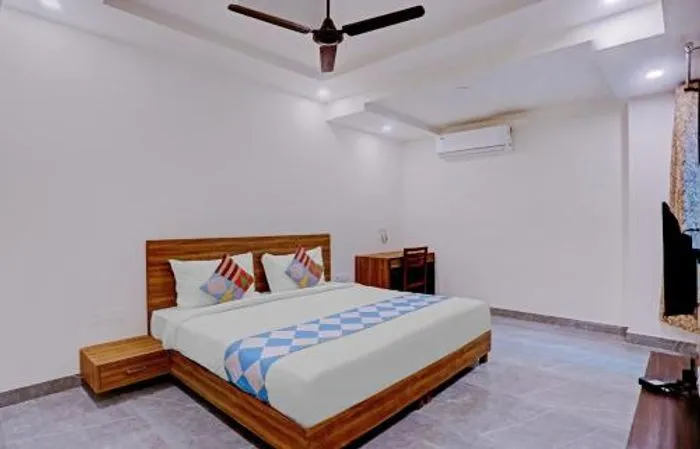 hotels for unmarried couples in hotel town stay rohini delhi