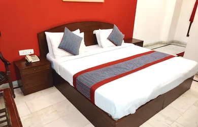 hotels for few hours in hotel unistar delhi