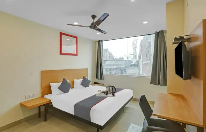 hotel with bar in ghazipur road, delhi - hotel united stay