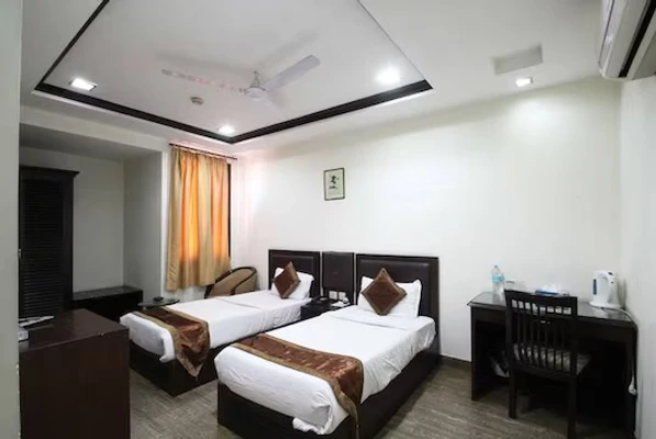 4 star hotels in hotel veer palace by greysky delhi