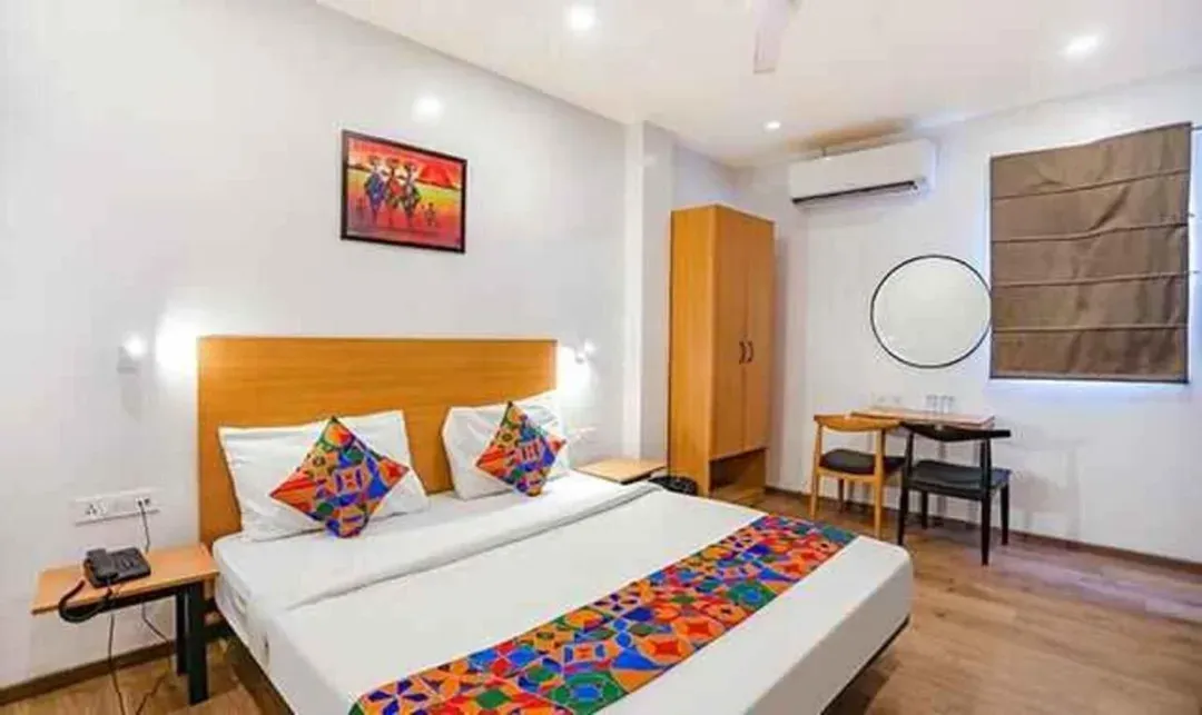 3 star hotels in hotel yellow chilli delhi