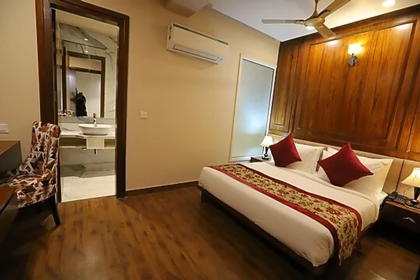 budget hotel in anand vihar, delhi - ip royal by qotel a luxury hotel laxmi nagar