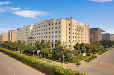 hotel with swimming pool in aerocity, delhi - lemon tree hotel delhi airport