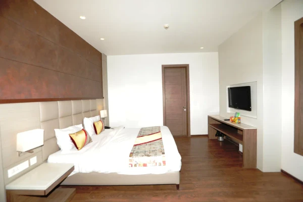 best hotels for few hours in lemonwood suites delhi