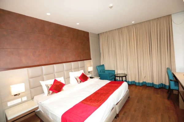 best hotels for couple in lemonwood suites delhi