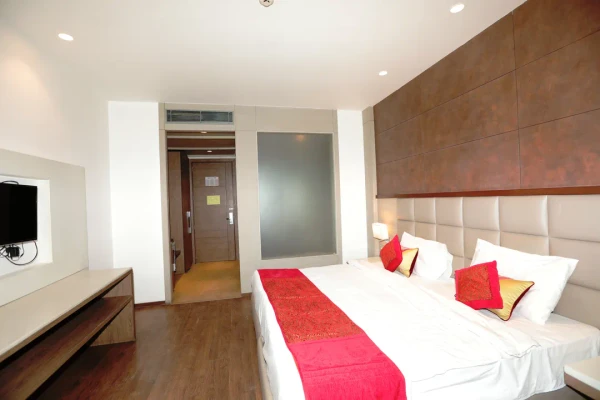 best hotels for few hours in lemonwood suites delhi