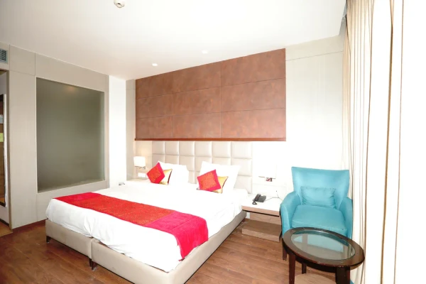 best hotels for few hours in lemonwood suites delhi