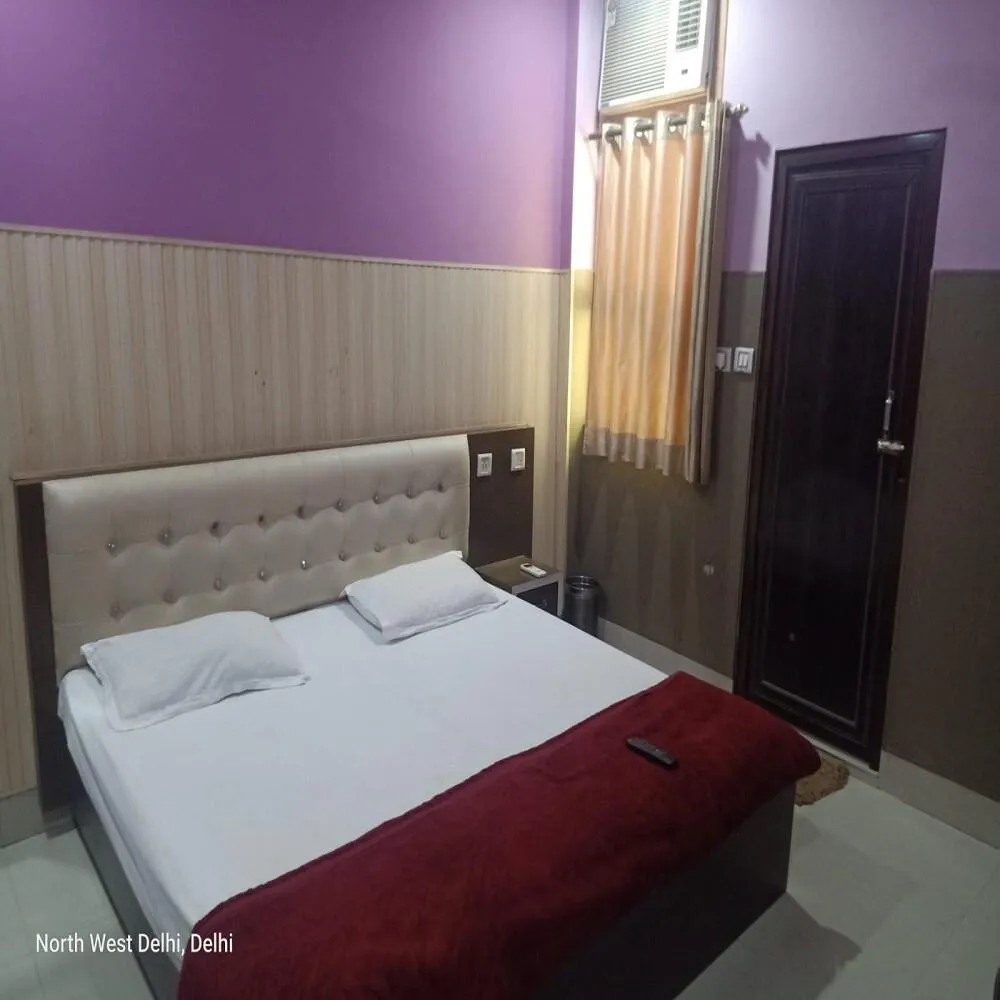 hotel with gym in jeewan nagar, delhi - lotus guest house