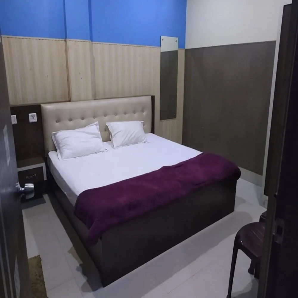 hotel near delhi airport - lotus guest house