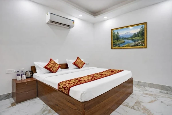 group holiday hotels in mauryan elite hotel ignou road delhi