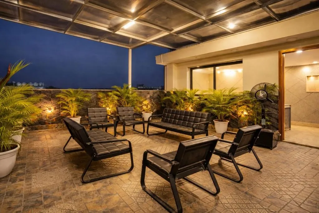 tourist hotels in mauryan elite hotel ignou road delhi