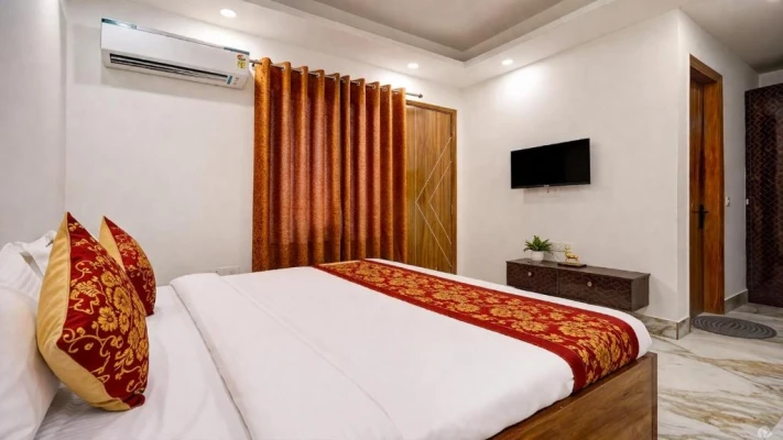day time hotels in mauryan elite hotel ignou road delhi