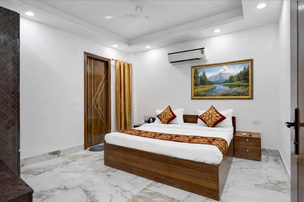 best hourly hotels in mauryan elite hotel ignou road delhi