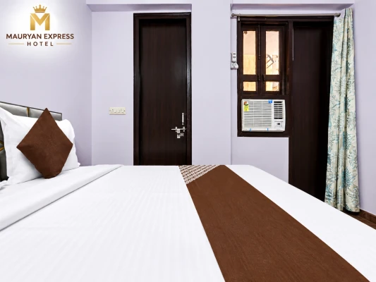 hotel with free parking in khanpur, delhi - mauryan express hotel devil khanpur