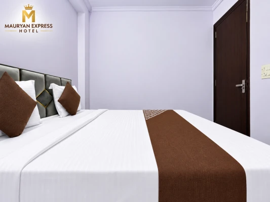 family hotel with pool in khanpur, delhi - mauryan express hotel devil khanpur